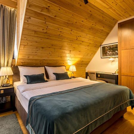 Fenomen Plitvice Resort Plitvička Jezera エクステリア 写真