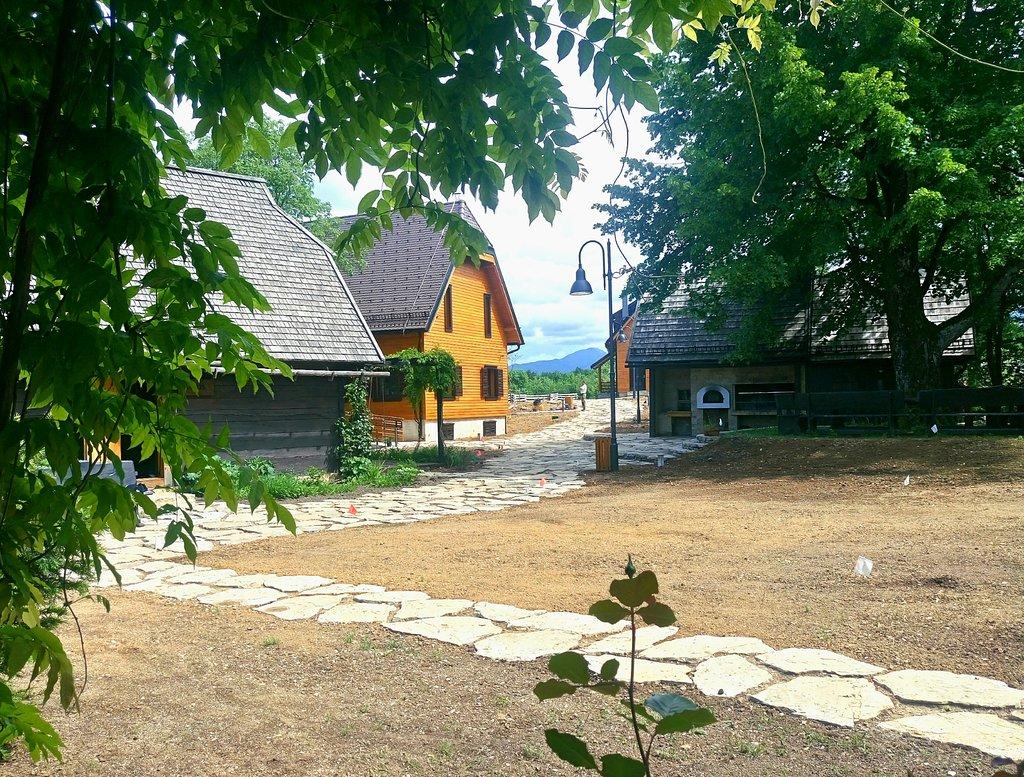 Fenomen Plitvice Resort Plitvička Jezera エクステリア 写真